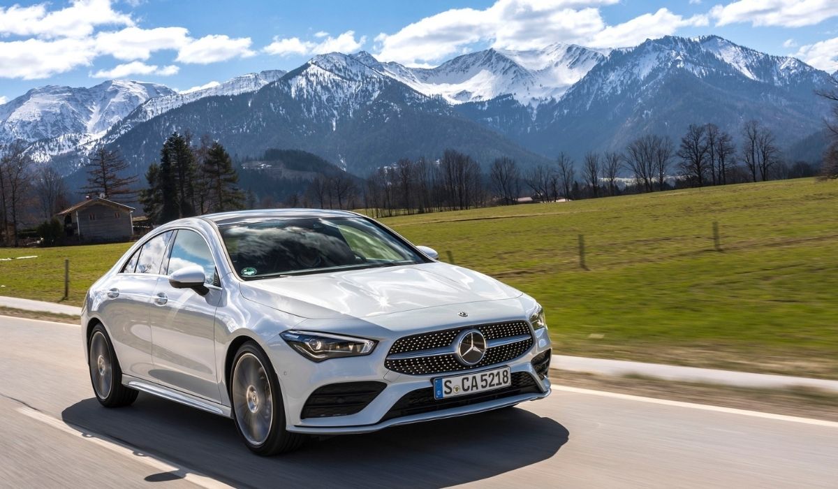 Mercedes-Benz CLA Coupé; The luxury and sporty 4-door coupé